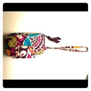 Womans vera bradley flower wristlet